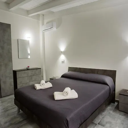 公寓 Del Mare Whit Jacuzzi *